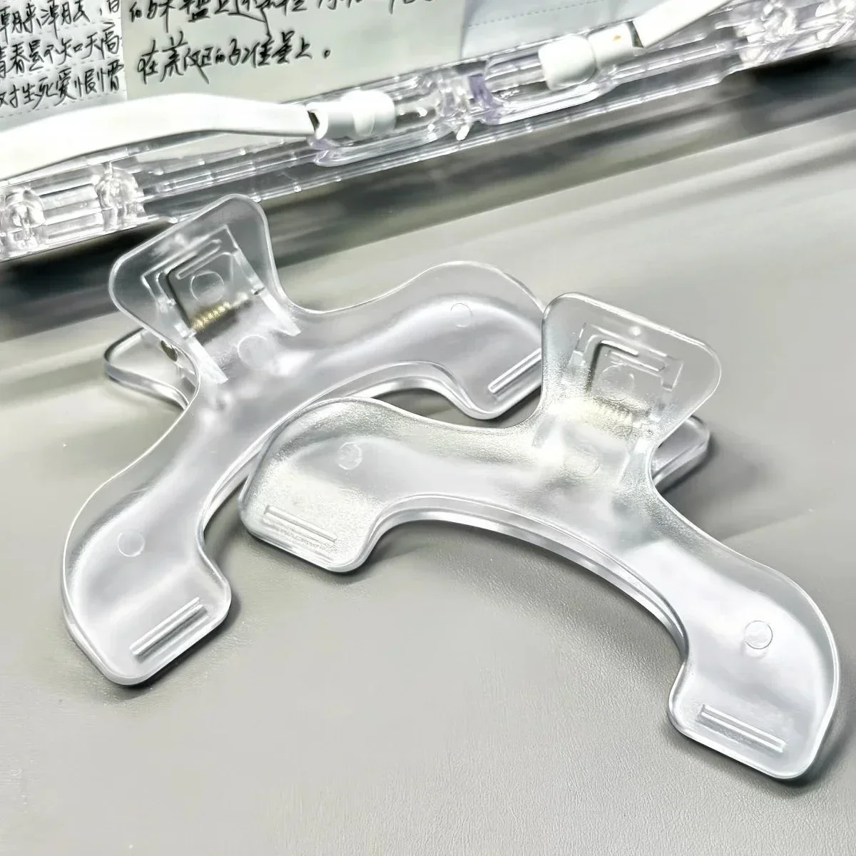 1/2/3/5PCSBook Clip Reading Clip Kawaii Desk Accessories Fixed To Prevent Page Turning Transparent frosted Folder Clips