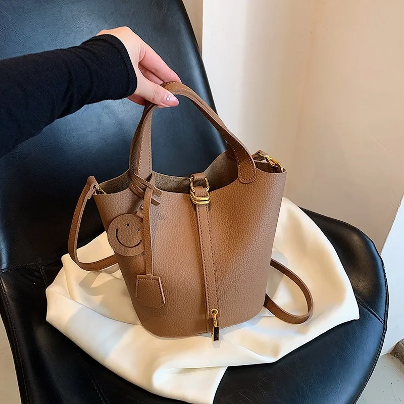 

Versatile High-End Bag - French Niche Crossbody New Style Trendy Exquisite European American Sweet Retro Casual Women's Bag