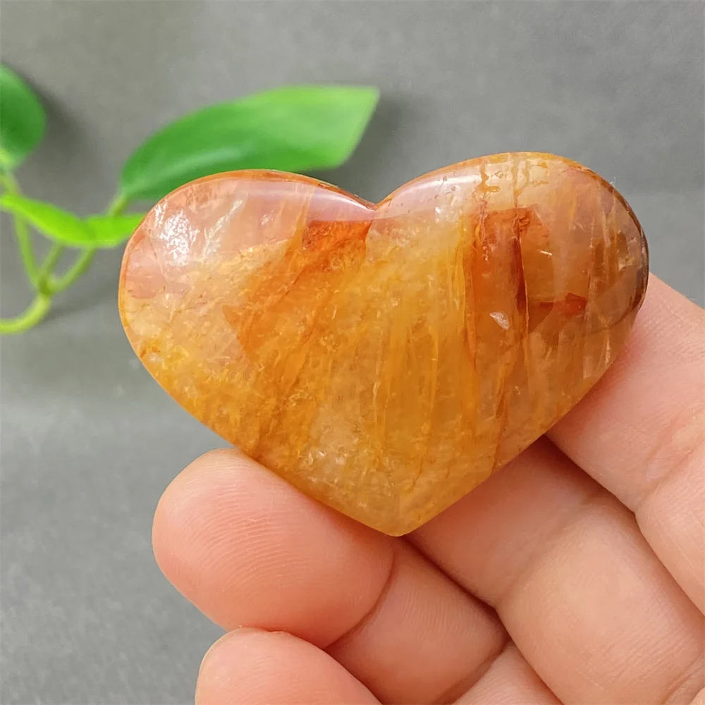 

Natural Beautiful Yellow Gum Flower Crystal Heart Shape Hand Polished Symbolizing Love Home Decoration Holiday Gift