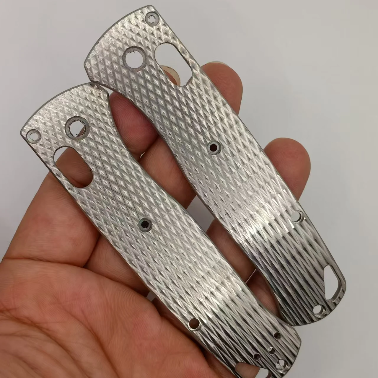 

New 1 Pair Custom Made Titanium Alloy Handle Scales for Benchmade Bugout 535 Knives