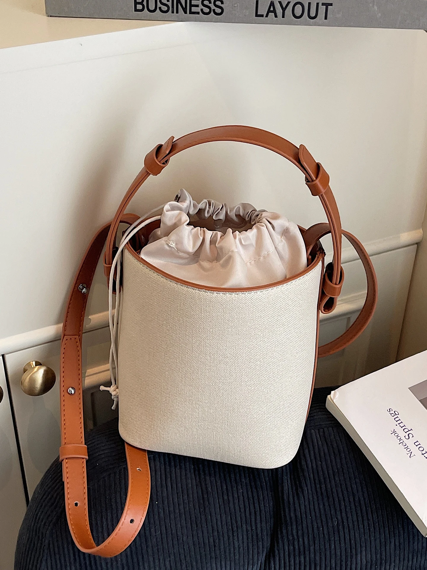 

Trendy Patchwork Bucket Bag for Women 2025 New Vintage Large Capacity Crossbody Pack Female Drawstring Casual Handbags