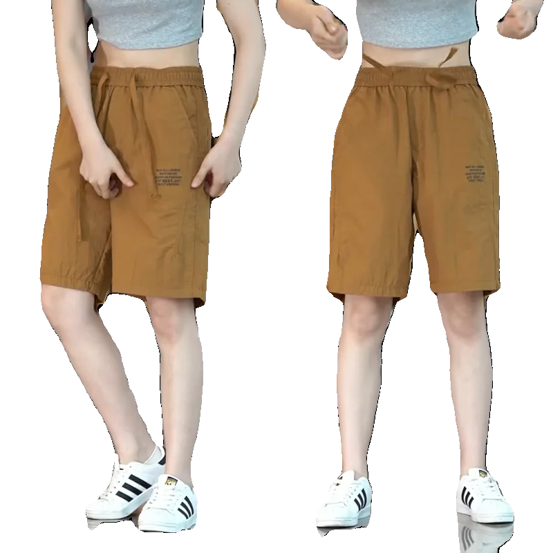 กางเกงลำลองผู้ชายผ้าไหมน้ำแข็ง ปี 2024 แบบบาง พิมพ์ลาย ห้าส่วน แฟชั่น ใส่ได้หลายโอกาส ทรงหลวม ใส่สบาย ระบายอากาศ ทรงตรง สำหรับฤดูร้อน