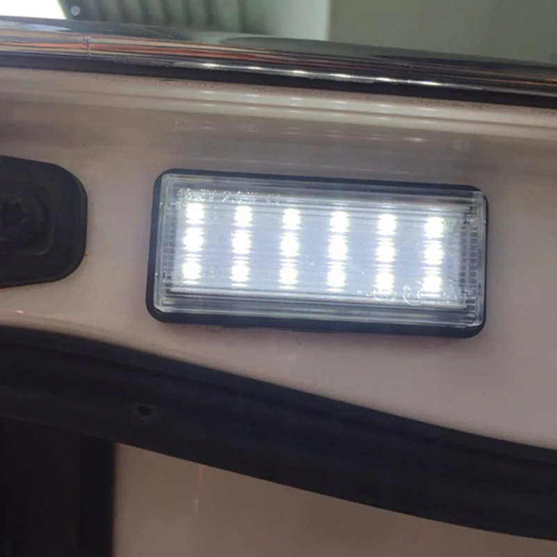 A09E-Car License Plate Light License Plate Light For Toyota Land Cruiser / Lexus Gx470 81270-60330