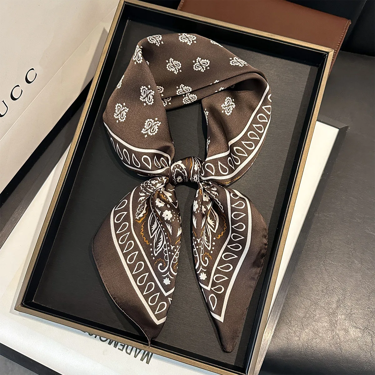 الفاخرة الأزياء بيزلي وشاح للنساء 70x70 سنتيمتر صغيرة مربع الحرير والأوشحة أنيقة شال باندانا الحجاب شال