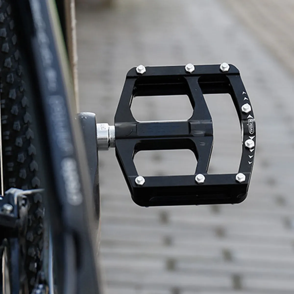 

1Pair Aluminum Alloy Mountain Bike Pedal Flat Platform Non-Slip Design for Long Ride Comfort Efficient Pedaling Waterproof