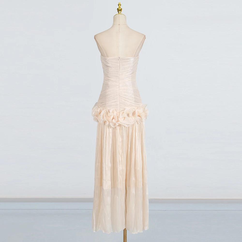 TWOTWINSTYLE Temerament Spliced Fungus Slimming Dresses for Women Strapless Sleeveless Pleated Evening Dress Female Clothes