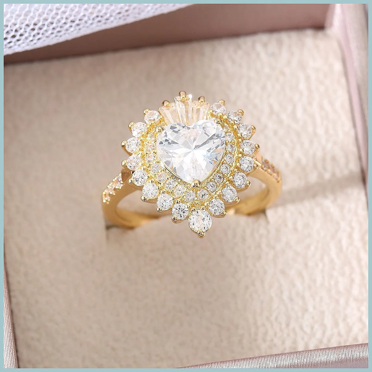Fashionable Heart Zircon Ring, Luxury Minimalist Design for Couples, Hot Sale Stackable Ring