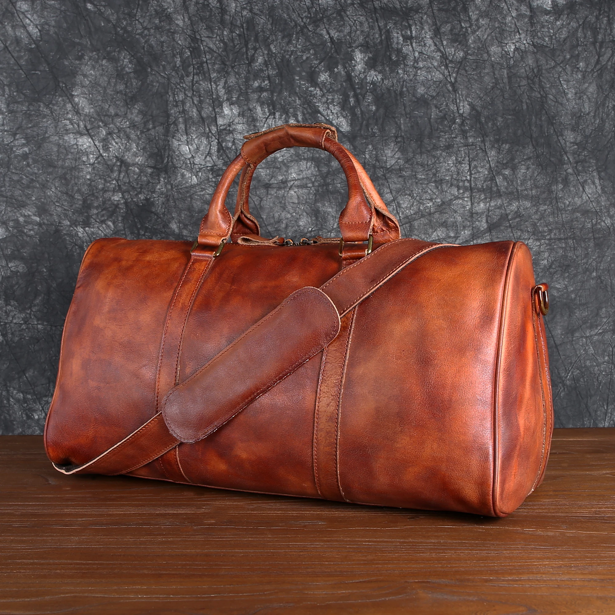

Retro genuine leather travel bag short-distance hand luggage bag head layer cowhide fitness bag one-shoulder crossbody bag men