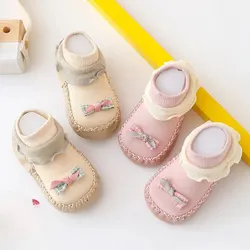 Calzini con fondo in pelle per bambini in cartone animato primaverile e autunnale, calzini da pavimento per neonati, scarpe con fondo morbido per bambini antiscivolo con fiocco