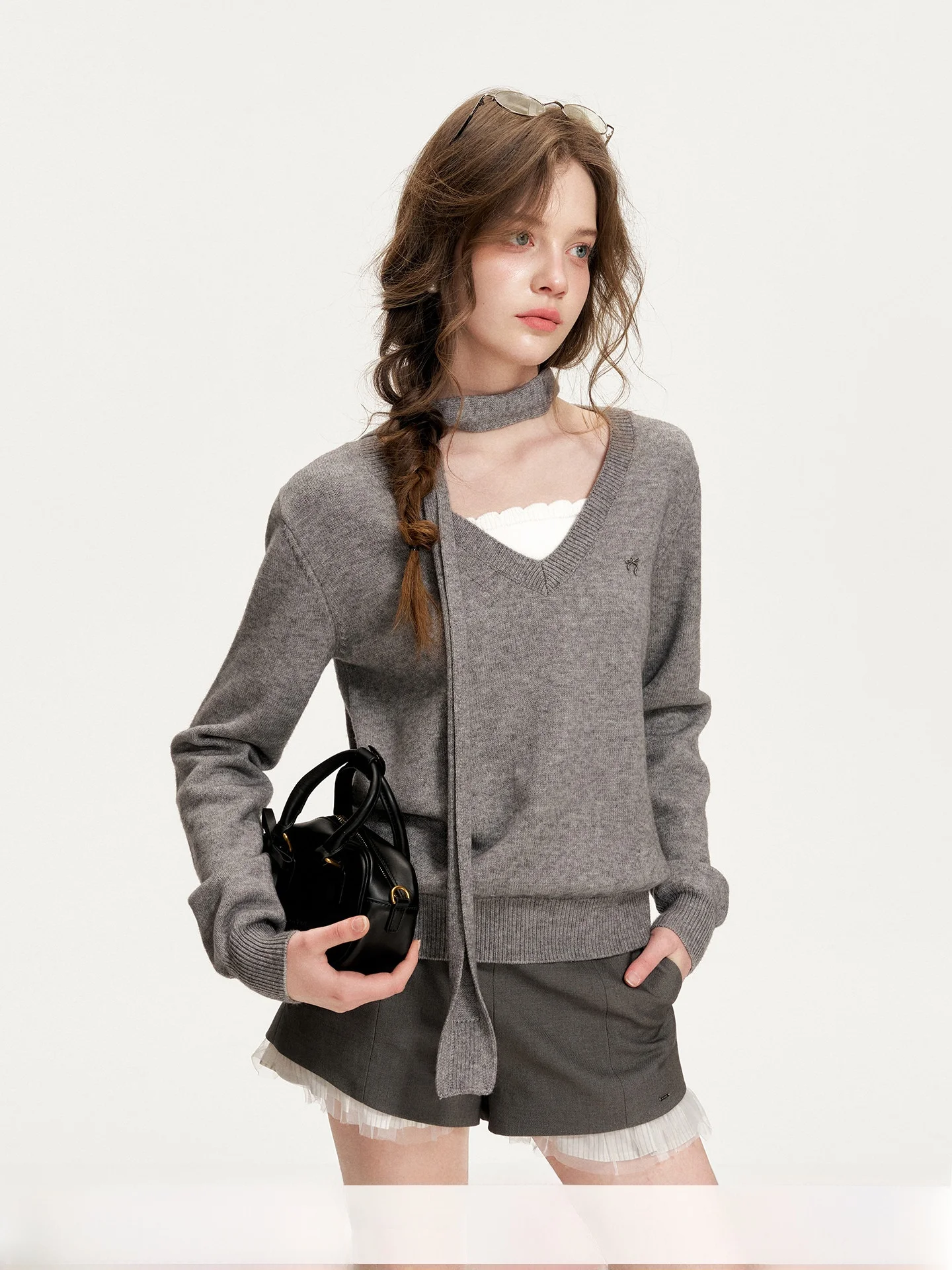 

Romantic Encounter Kroche 26ss Wool Color Blo Fake Two-Piece Sweater Scarf Set V-Ne Long Sve Women's Knittedwear