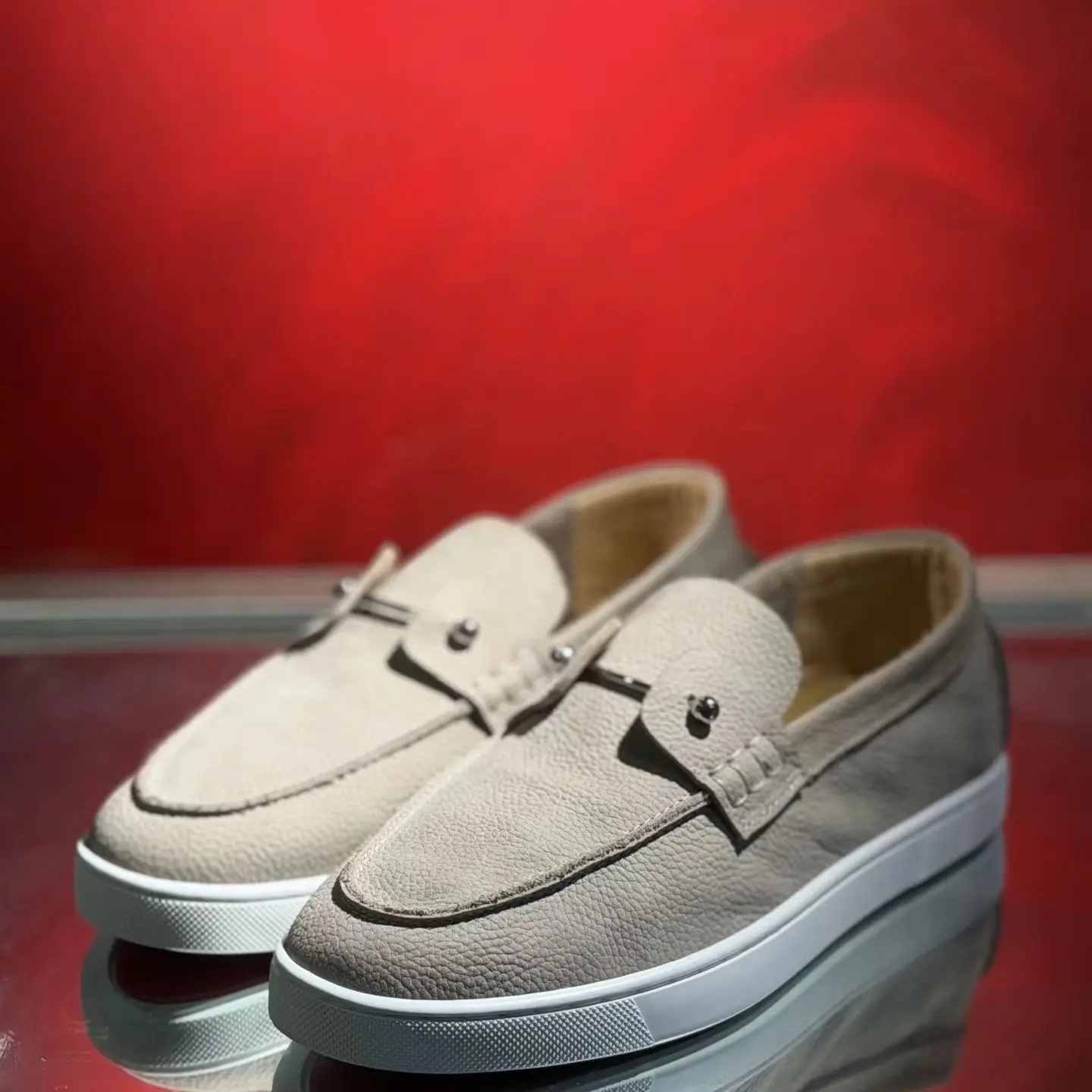 Luxury Men's Silver Rivets Button Low Top Apricot litchi grain Leather Red Bottom Sneakers Casual Boat Shoes Fashion Footwear