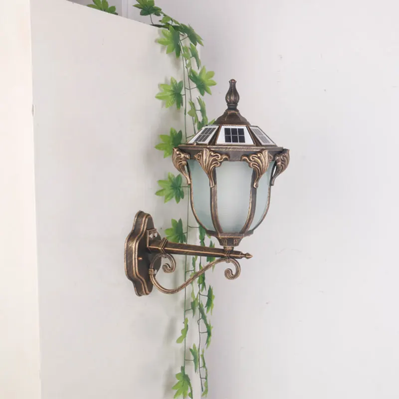 مصباح جداري خارجي يعمل بالطاقة الشمسية على الطراز الأوروبي مقاوم للماء، ديكور عتيق مناسب لإضاءة المناطق السكنية لحدائق الفيلات