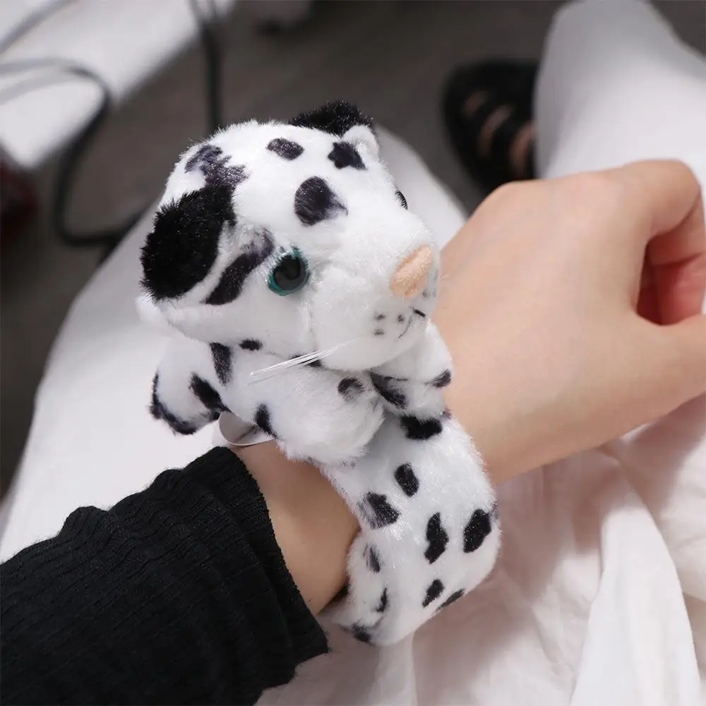 Bomboniera Bracciale animale di peluche animale della giungla Panda Tigre Coniglio Coniglietto Bracciale schiaffo cartone animato Comodo giocattolo morbido per bambini