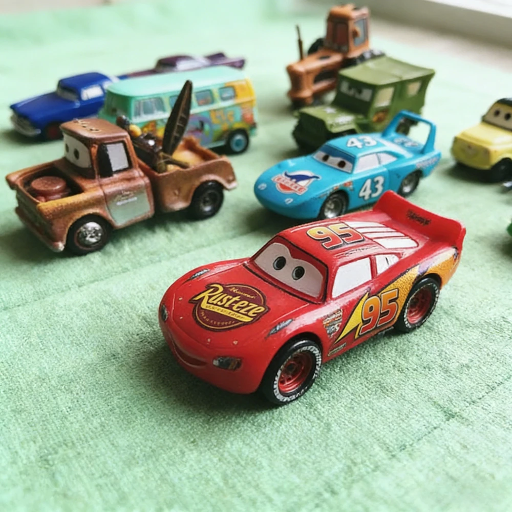 

Гоночная мобилизация, синяя молния, язык McQueen, сплав 1:55, литье под давлением, мини-автомобиль, поршневая чашка, игрушка, детский подарок на день рождения