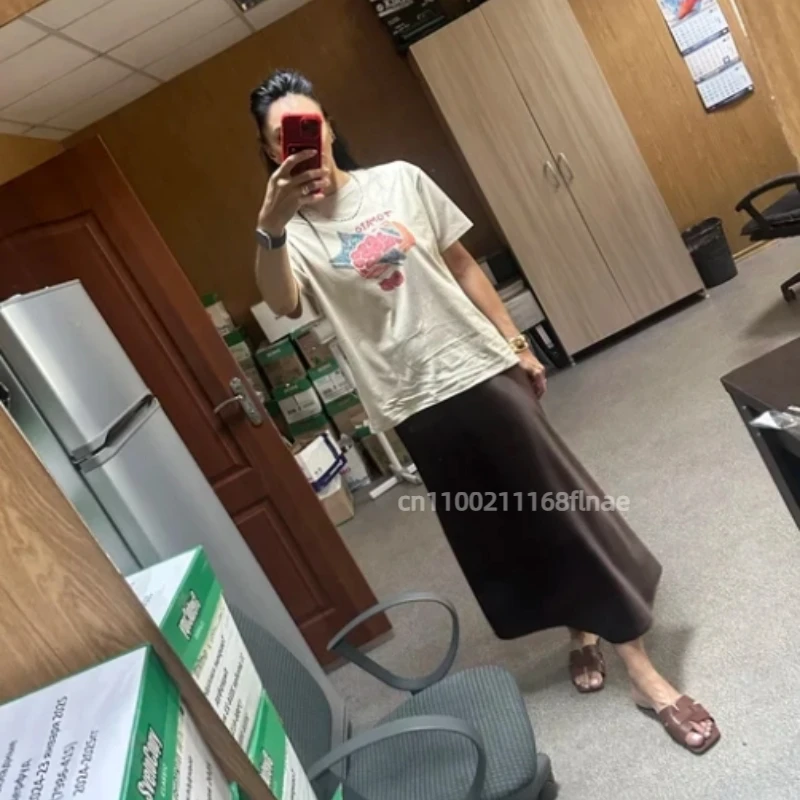 เสื้อยืดแขนสั้นผ้าไหมนมพิมพ์ลายสไตล์เกาหลี รุ่นใหม่ประจำฤดูร้อนปี 2025 สำหรับผู้หญิง สวมใส่สบาย