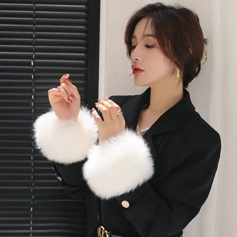 Fox Fur Cuffs Winter Furry Fur Cuffs Fur Bracelets Fashion Fur Sleeve Bracelet Cuffs Arm Warmer Lady Bracelet Real Fur Wristband