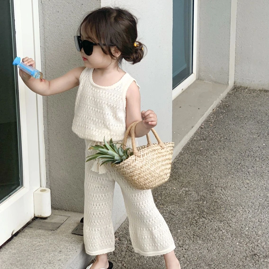 

Girl's Clothing Set 2023 Summer Korean Thin Knitted Girl's Set Hollow Breathable Vest + Wide Leg Pants Two-piece Suit