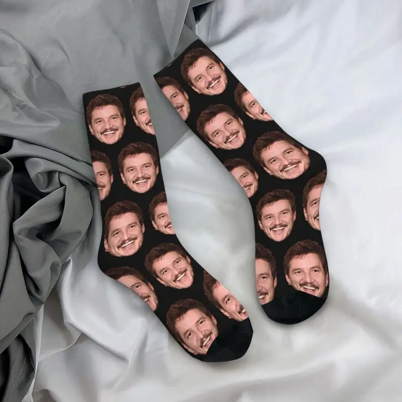 Novelty Mens Pedro Pascal Smile Meme Dress Socks Unisex Breathbale Warm 3D Print Crew Socks