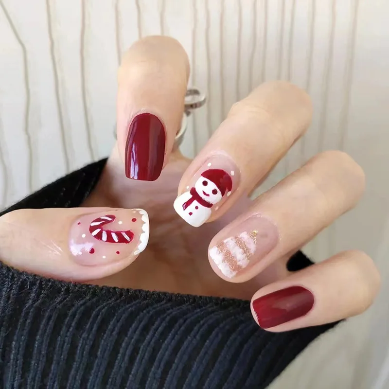 

24PCS Short Style Is Simple And Fashionable Nail Convenient To Wear Nails Lovely Christmas Snowman Fingernail