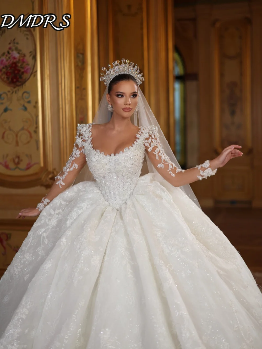 

Charming Long Sleeve Bridal Gown 2025 Classic Applique Wedding Dress Shiny Elegant Beaded Floor-Length Gown Customized