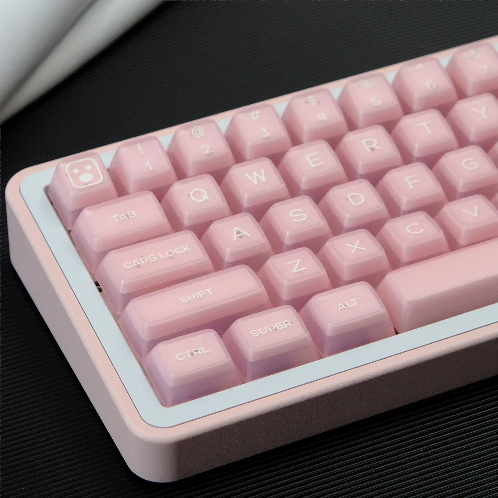 

PBT two-color keycaps sa height semi-transparent peach blossom jade powder transparent full set of two-color injection molding k