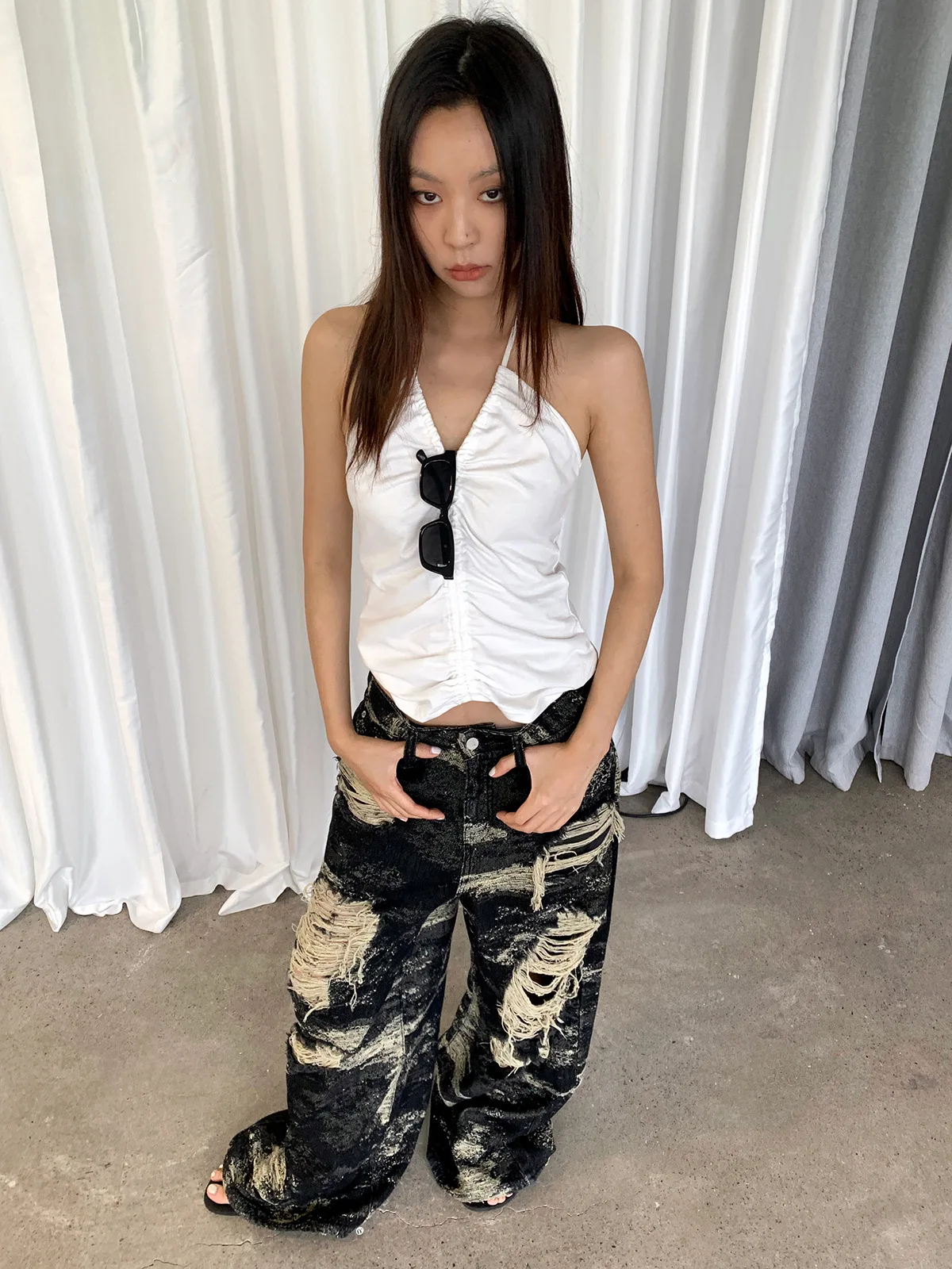 Korean Slim Slimming Wide Legged Pants for Girls, Worn Hole, Washed Ripped Jeans, Wasteland Style, Slimming, Spicy Girl, 2024