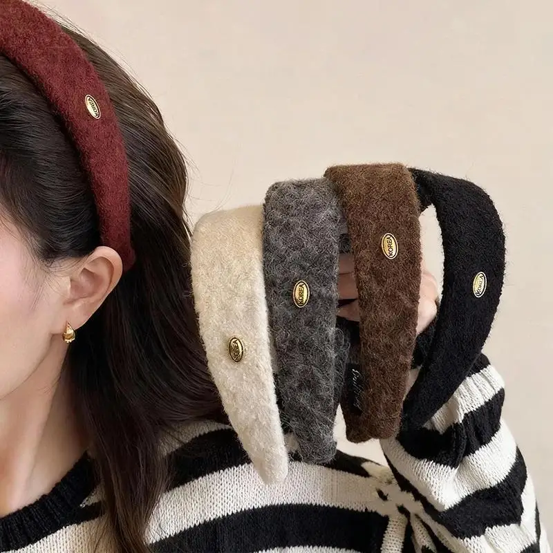 

Korean Style Fuzzy Headbands For Women, Soft Knitted Hairbands With Gold Logo, Trendy Hair Accessories For Daily Wear & Party