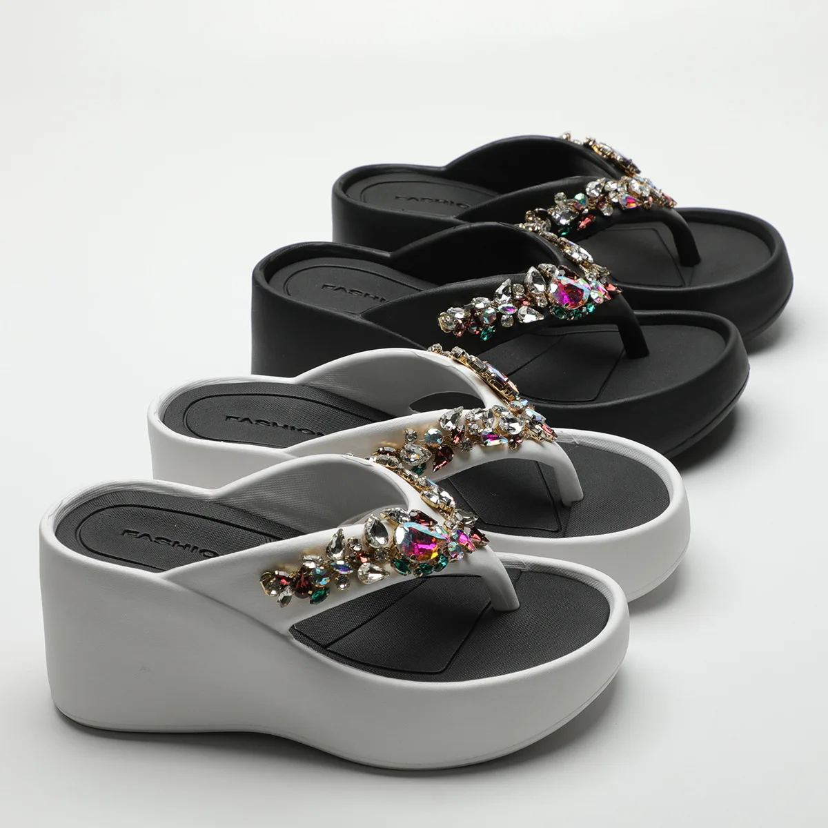 Premium sense of black clip feet slope heel rhinestone flip-flops female summer outside wear non-slip fashion beach sandals drag