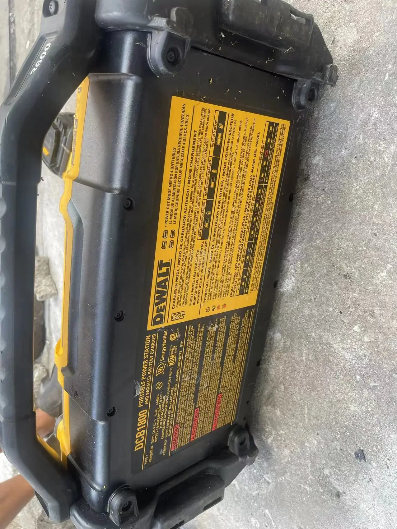 DEWALT 20V tylko przenośne narzędzie do elektrowni- (DCB1800B).SECOND HAND.110V