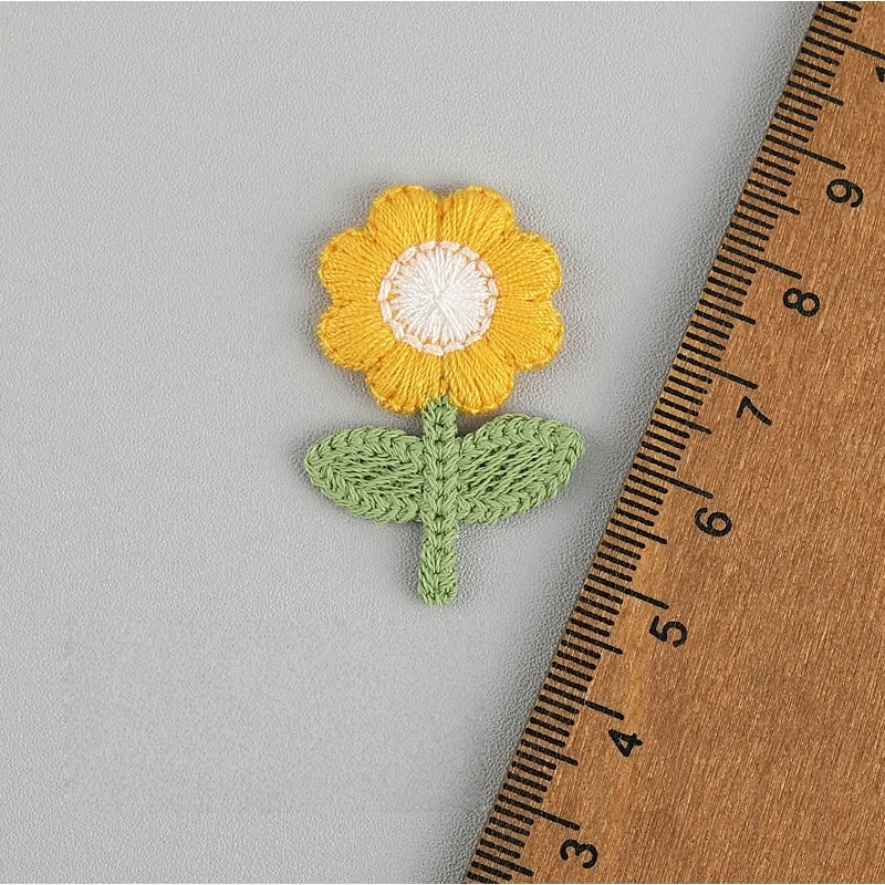 36 Stück, 2,3 x 3,5 cm, bestickte, gehäkelte Blumenapplikationen zum Basteln von Kopfschmuck, Haarnadeln, Dekorationen, Kleidungsstücken und Accessoires. – Detail 4