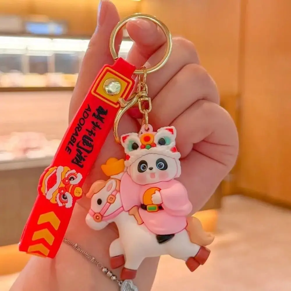 لطيف الباندا المفاتيح قلادة النمط الصيني التقليدي 2026 الحصان العام المفاتيح زودياك الحصان الباندا ركوب الخيل