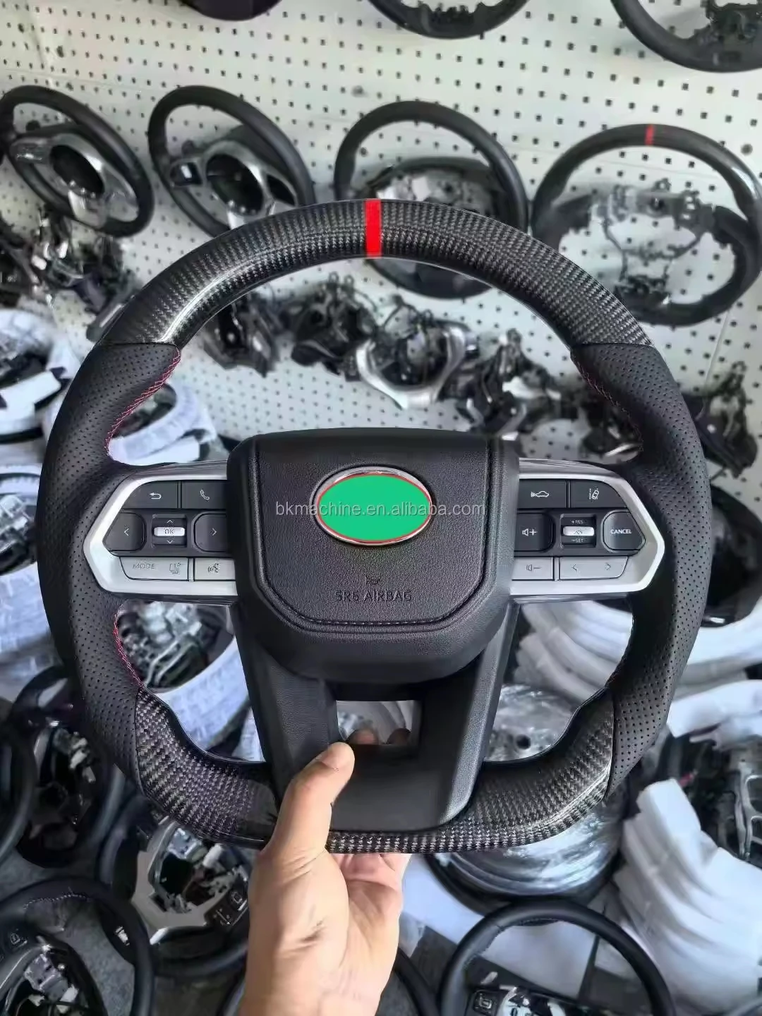 عجلة قيادة جلدية من ألياف الكربون لتعديل النمط الرياضي لسيارات LC300 Hilux Fortuner Land Cruiser GR تناسب كورولا #6