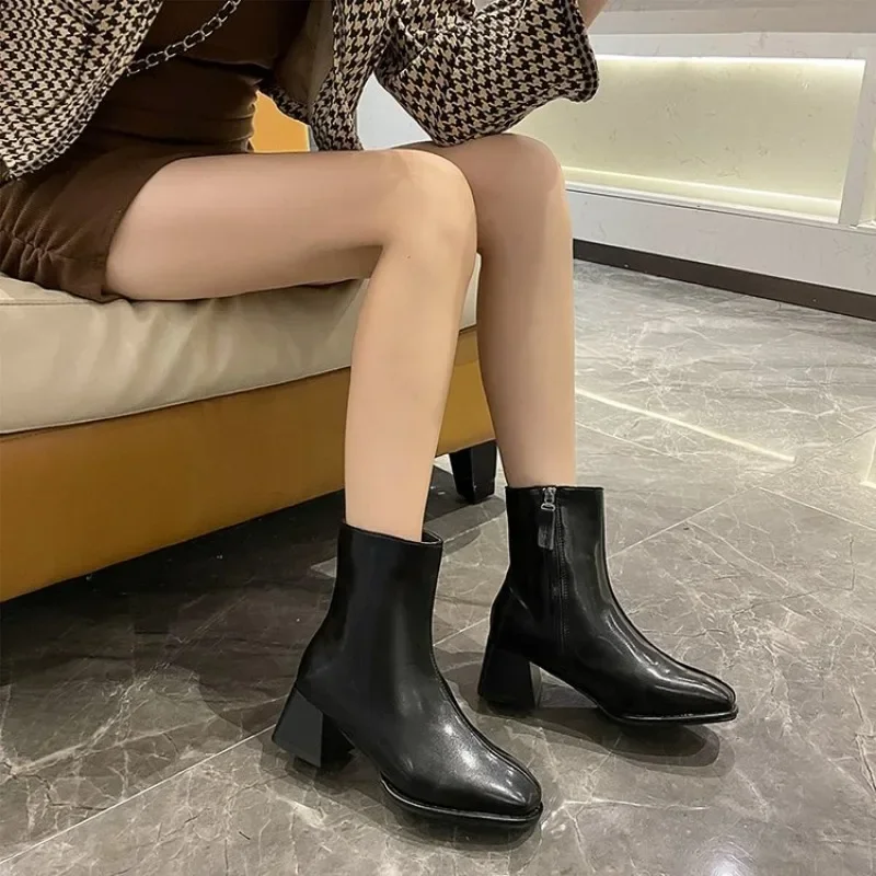 Square toe women's boots autumn and winter new fashion European and American retro high heels, side zipper slim women's boots