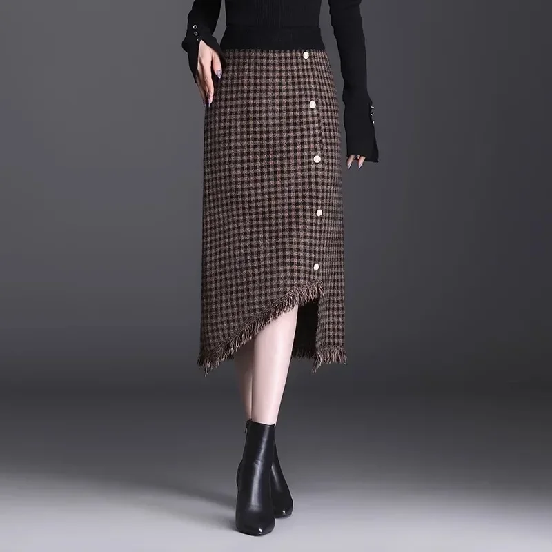 

Mid to long plaid midi skirt for women, new autumn and winter high waisted tassel irregular one-step hip hugging skirt