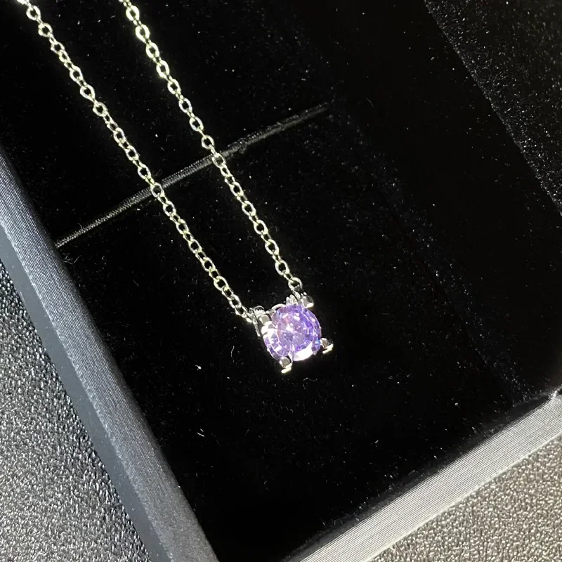 จี้เพชรทรงสี่เหลี่ยมเล็ก ดีไซน์โมอิสซาไนต์ ชุบทองคำขาว 18K พร้อมสร้อยคอแบบล็อคโบน