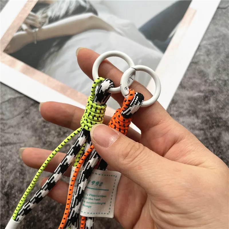 Key Chain Metal Keychain for Car Keys Contrasting Colors Key-chain Couple Keychain for Bags Small Gift Key Tags Decoration