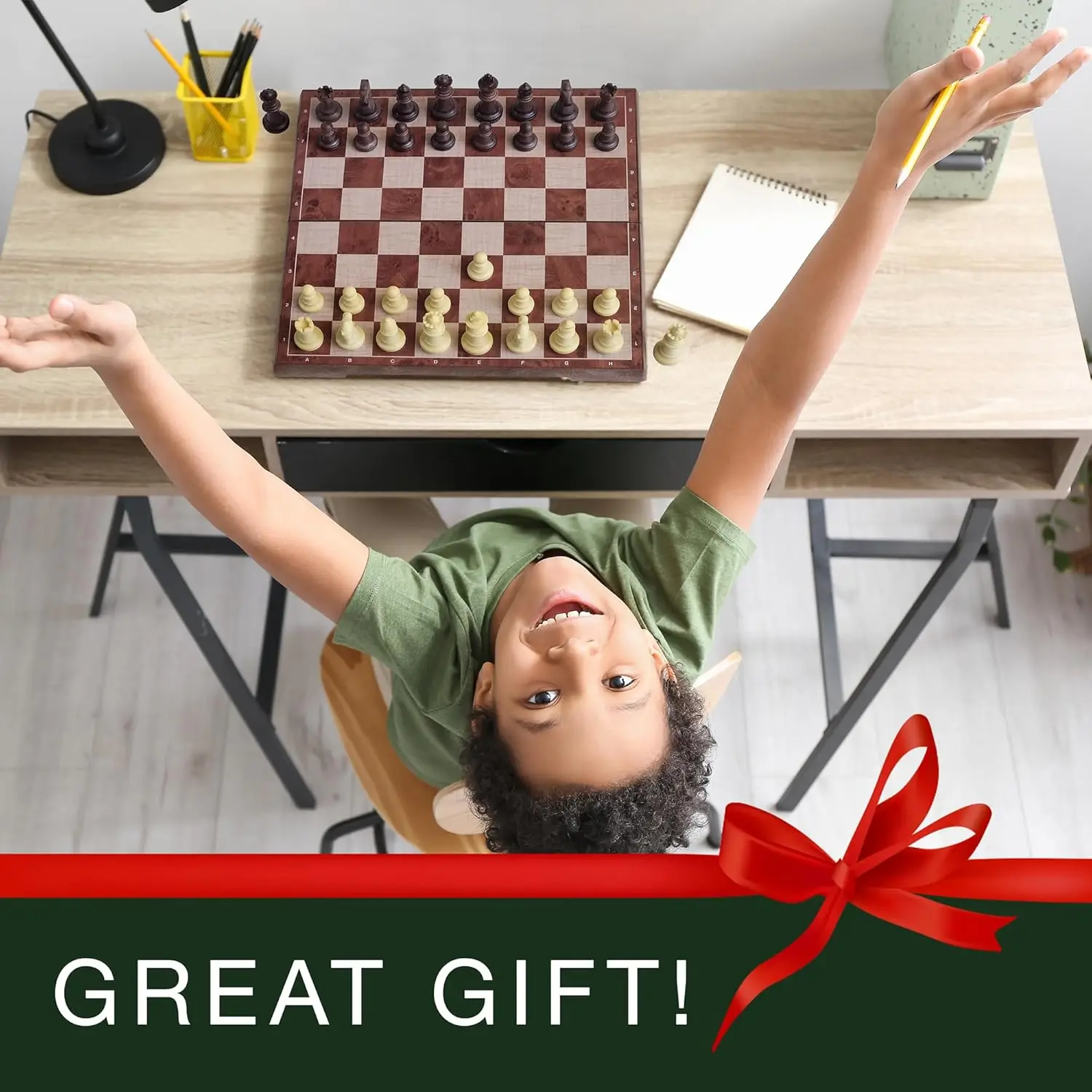 Set di scacchi da viaggio magnetico per bambini e adulti, 12' x 12', gioco di scacchi portatile con 2 regine extra e borse portaoggetti