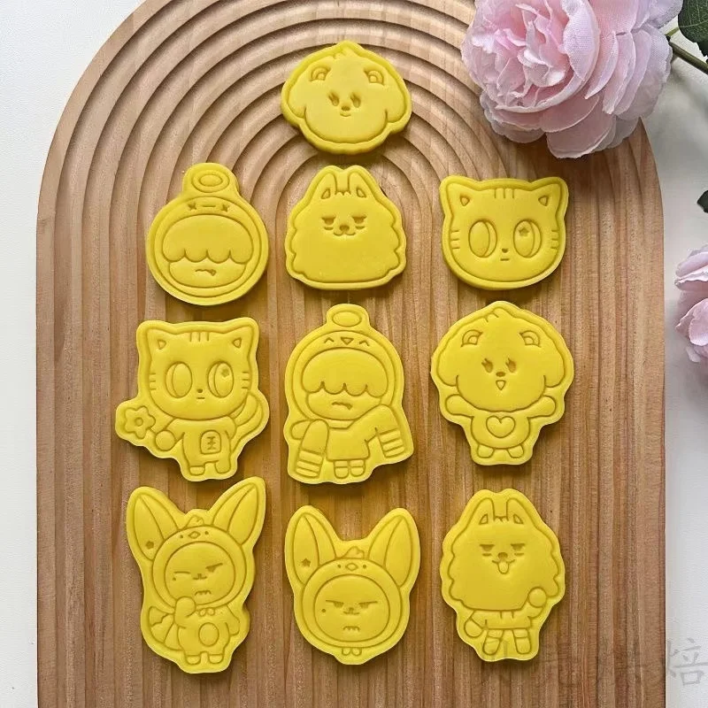 New Kpop Idol PPULBATU  Cookie Cutter Kawaii Biscuit Mould Cartoon Cookie Cutter 3D Pressable Cake Decorag Tool