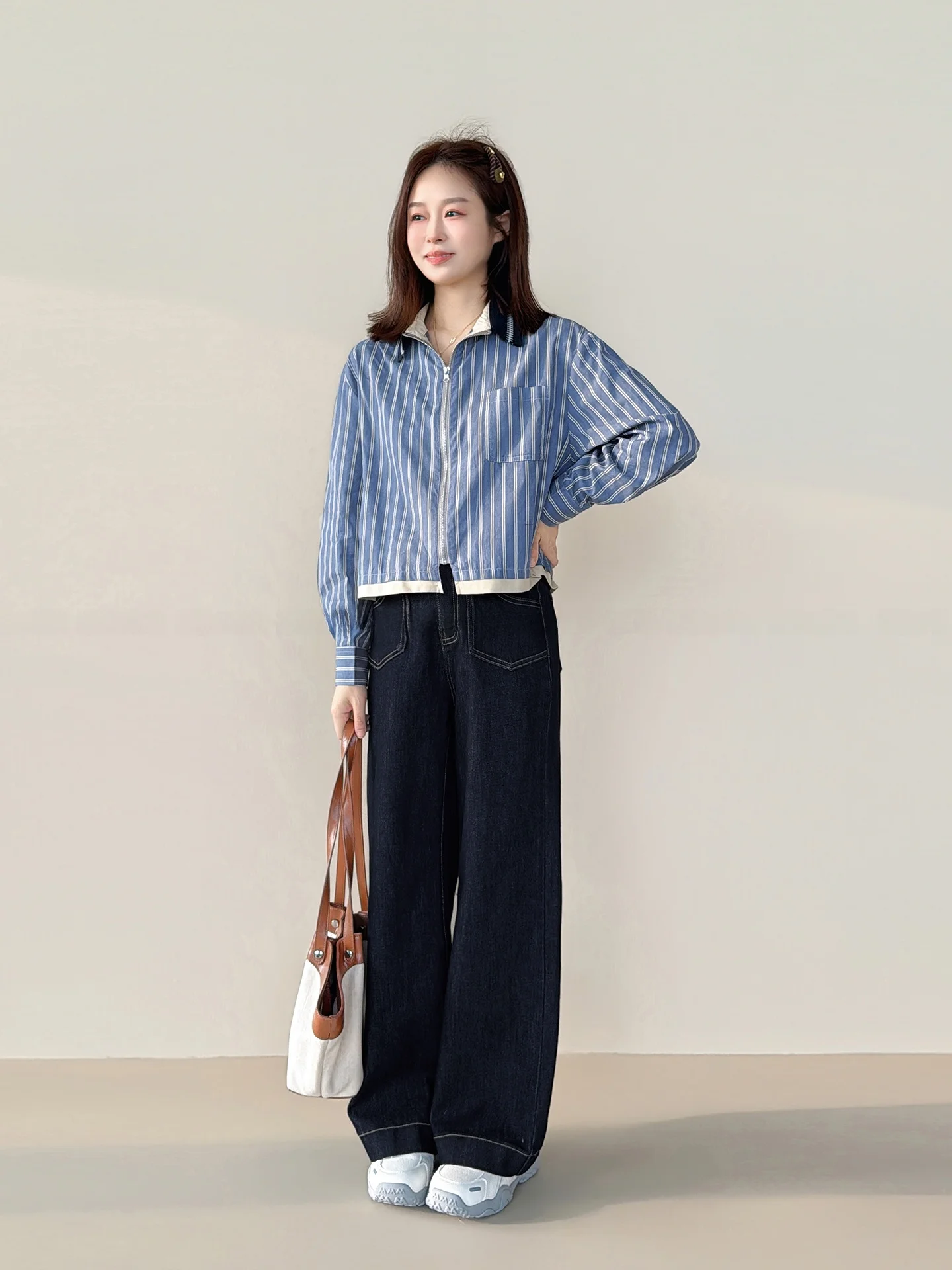 

Blue Striped Long Sleeve Short Shirt Women's Korean Style Color Block Shirt V-neck Zipper Loose Fit Cotton Spring 2026