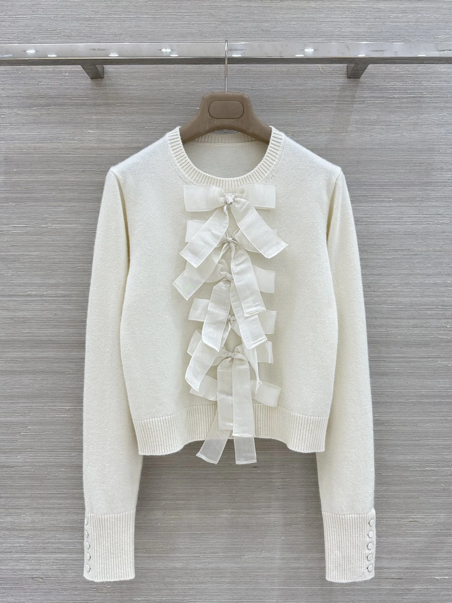 

2026 New Autumn Winter Women Luxury Soft Wool Cropped Knit Sweater Crew Neck Long Sleeve Organza Bow Front Cutout Slim Knit Top