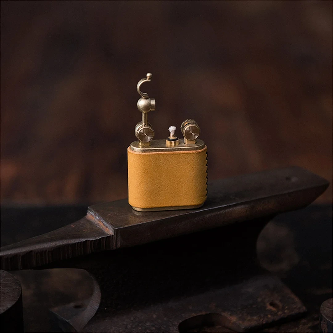 Customized vintage kerosene lighters,Nostalgic Old Fashioned Vintage Retro Kerosene Lighter by pure hand-stitched thread