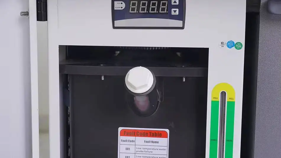 금속 표면 2000W 섬유 레이저 청소 기계를 위한 최고 품질의 고기술 목재
