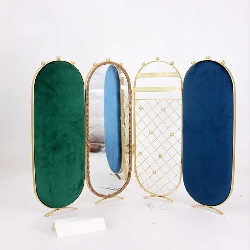 

Подставка для демонстрации украшений в стиле «Дофамин»: цветные серьги-гвоздики и ожерелья