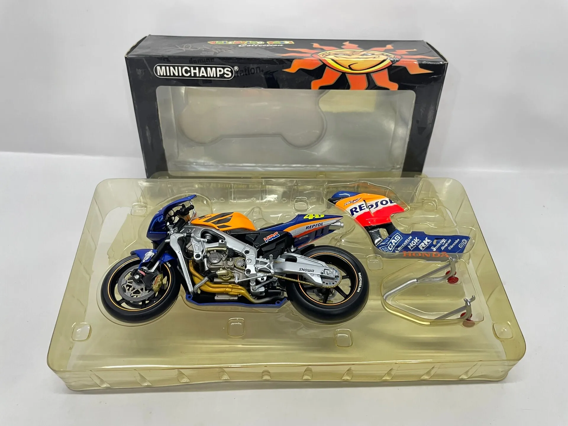 

Minichamps 1:12 RC211V 2002 Rossi #46 Simulation Limited Edition Alloy Metal Static Motorcycle Model Toy Gift