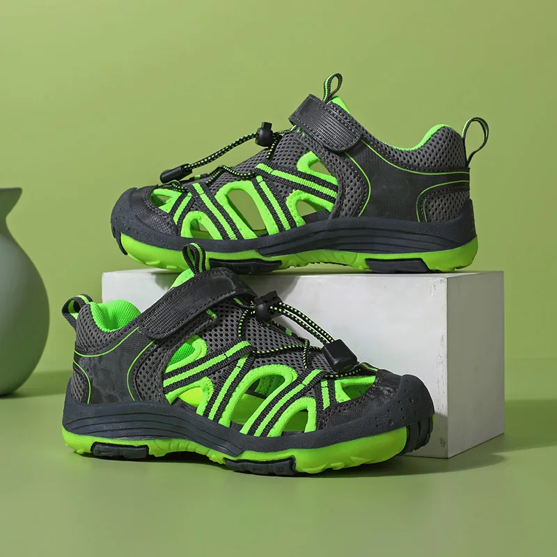 

A pair of children's summer toe-covering breathable sports sandals, wear-resistant outdoor beach shoes, sizes 30-39,JLL-5525