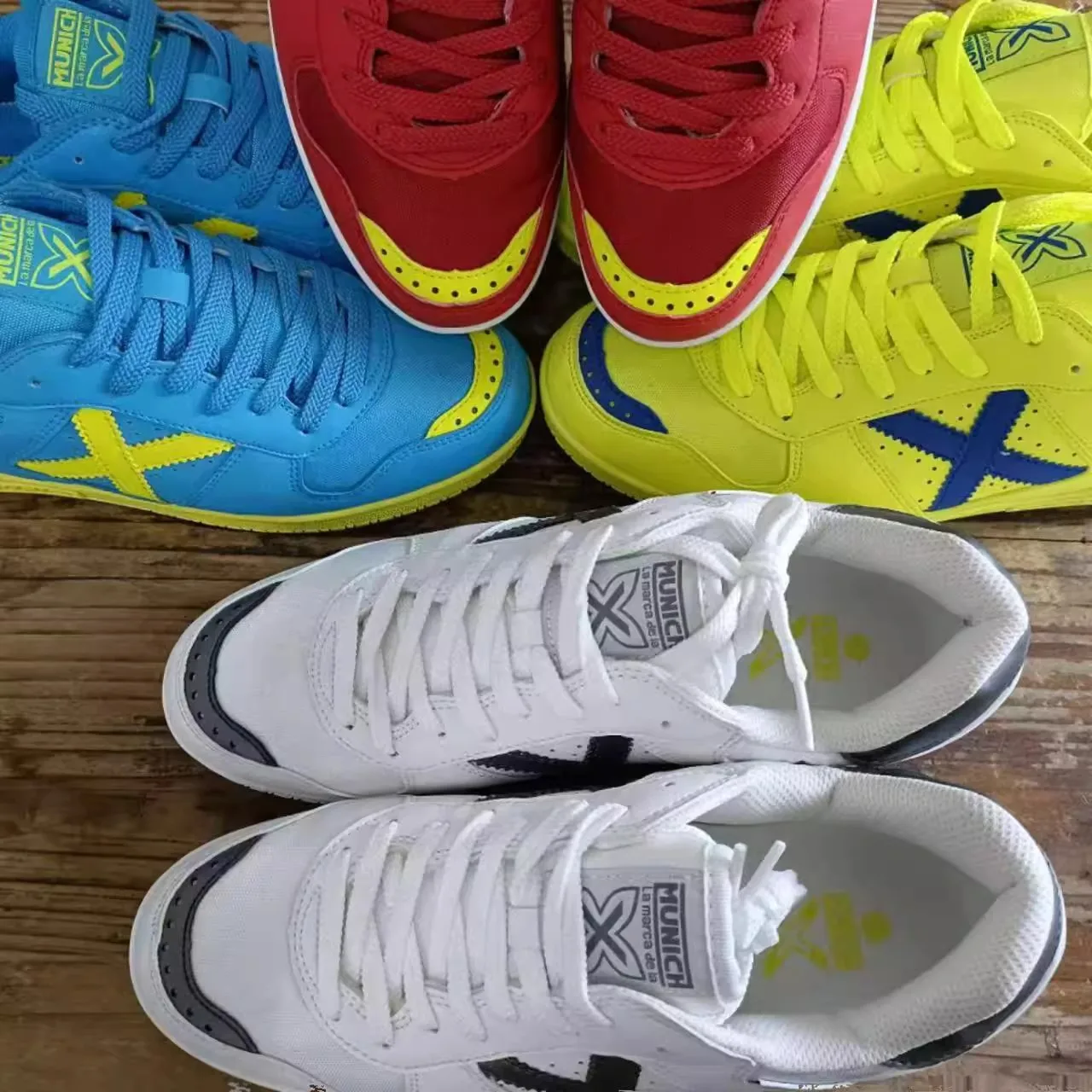 New 2025 Hot Sale Professional Breathable Lightweight Wear-resistant Table Tennis Shoes Badminton Sports Shoes Sports Shoes