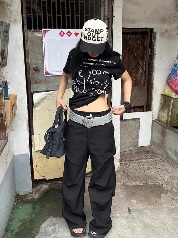 تي شيرت نسائي صيفي جديد بقصة ضيقة وأكمام قصيرة، تصميم أمريكي عصري، طباعة خط الكتف الأسود مع رسالة إبداعية