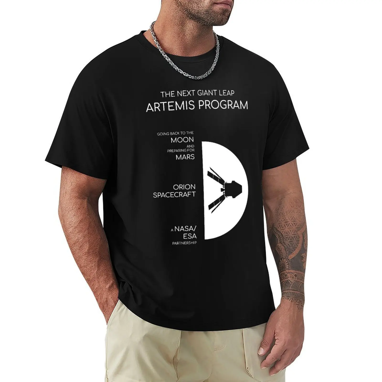 

Orion Spacecraft. Artemis Mission. The Next Giant Leap (Pop) T-Shirt Utility Casual Work T-Shirt