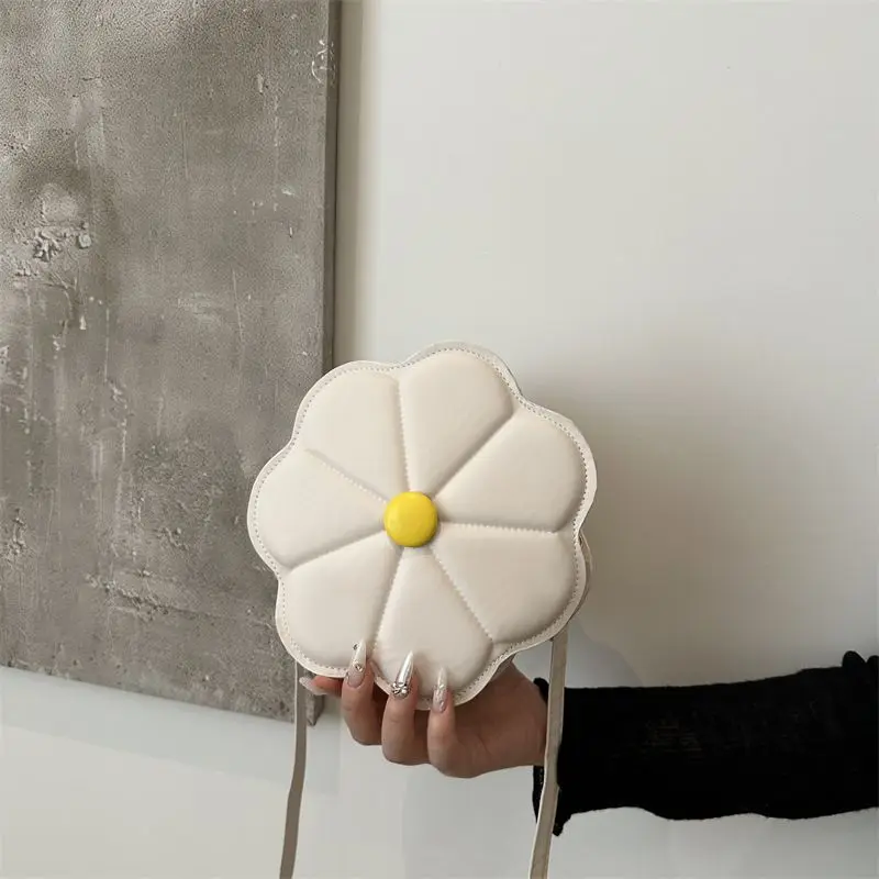 

Niche Design Floral Handbag New Women's Underarm Bag Chic Women's Shoulder Handbag Luxury Women's Crossbody Bag Round Handbag