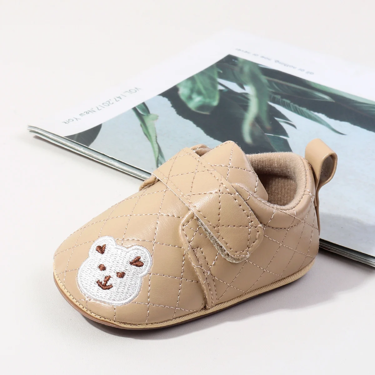 

2025 г., детская обувь унисекс с милым медвежьим дизайном для предпрогулок, обувь для малышей на подошве из ТПР, домашняя уличная прогулочная обувь для мальчиков и девочек